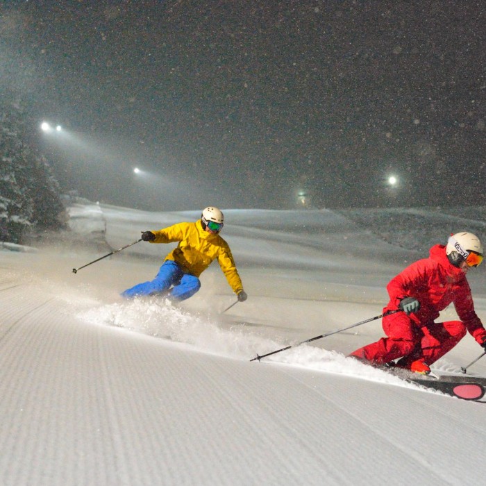 ABENDLICHES WINTERSPORT-VERGNÜGEN
